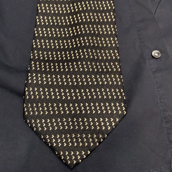 Vestimenta ties - Picture 2 of 5